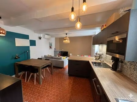 maison de ville en triplex – 80 m² – prestations de qualité & climatisation