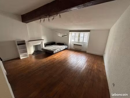 clermont fd près cathédrale studio 25m2 non meublé