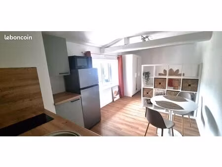 poitiers axe fac / centre ville  studio meublé de 20m²  refait à neuf