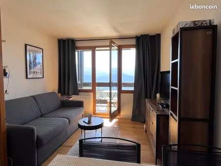 studio centre station