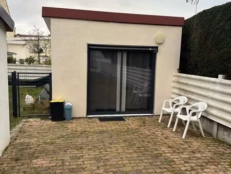 location studio meublé