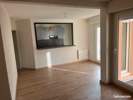 t3 rez de chaussez surélevé rue de l'ile