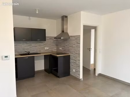 loue appartement t3 56 m2 + garage fermé 27 m2 lyon 5