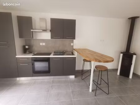 studio meublé proche université  avec place de parking