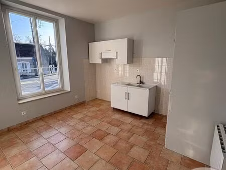 appartement f2 à louer - 2 pièces - 31 m2 - chateauneuf sur loire - 45 - centre
