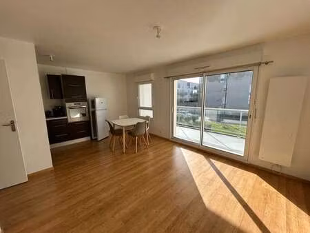location appartement 3 pièces meublé à séné (56860) : à louer 3 pièces meublé / 58m² séné