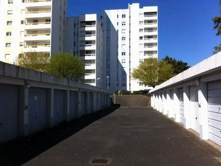 location garage box et parking à saint-nazaire (44600) : à louer / saint-nazaire