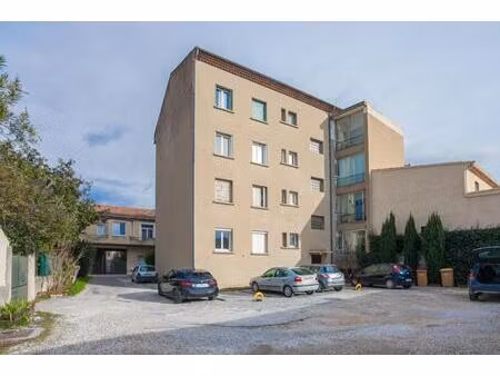 appartement de 3 chambres et parking privé à louer à cavaillon