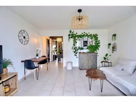 appartement marseille de type 5 de 96m² avec balcon et cave privative dans une résidence s