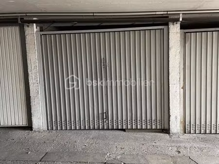 garage fermé en résidence sécurisée