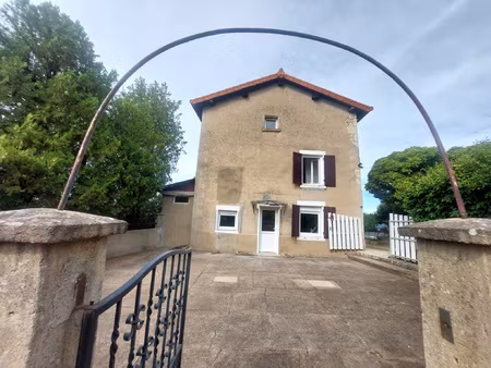 maison de caractère en pierres à rénover sur lissieu