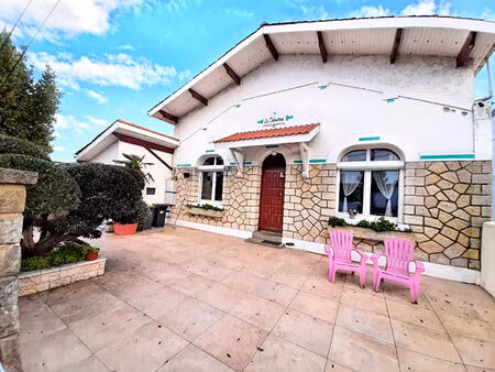 royan ensemble immobilier composé d'une maison principale et 2 appartements loués