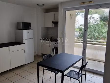 t2 avec terrasse - montpellier business school