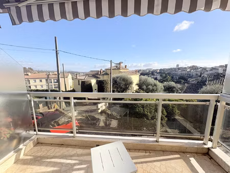 vence proche centre. appartement 2p meublé. terrasse.