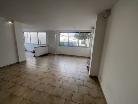 maison t3 de 84m2 avec jardin   terrasses et cave 13010 pont