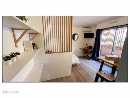 studio intra-muros avec parking