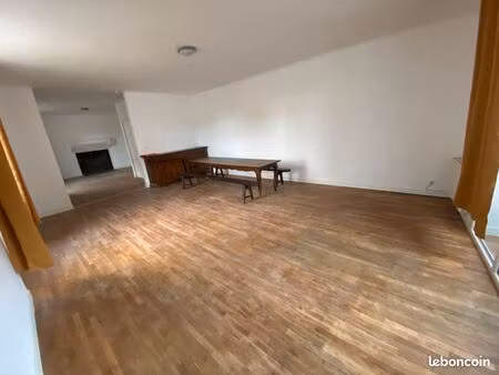 maison en centre ville de romagne  deux chambres  cuisine équipée