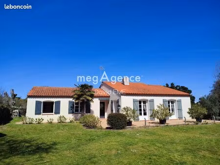 propriété 8 pièces 167 m²