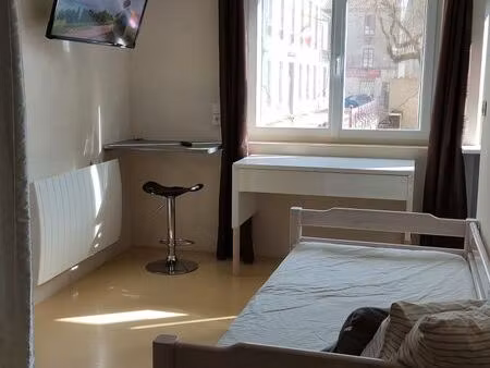 studio meublé 20 m² – étudiant / apprenti – centre bressuire