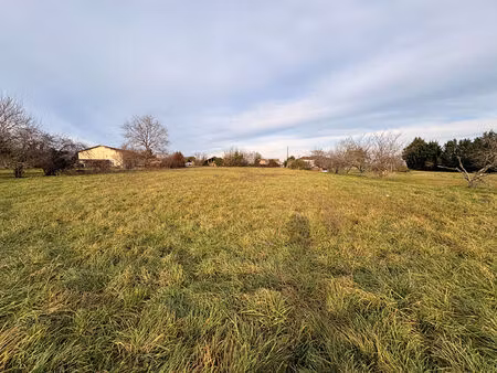 terrain constructible à casseneuil de 4860 m2