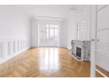 paris xvii - ternes - superbe 7 pieces familial de 220 m2 au 4eme etage - cave