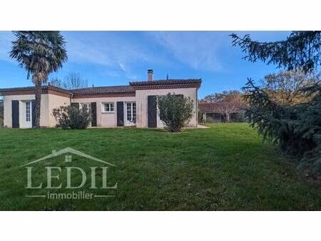 maison traditionnelle de plain-pied sur parc de 3 800 m²