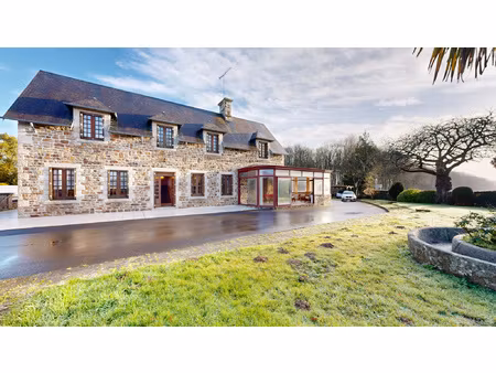 maison en pierre de 200 m2 habitables avec véranda et garage