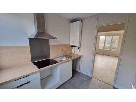 location appartement 3 pièces à rouen quartiers ouest (76000) : à louer 3 pièces / 47m² ro