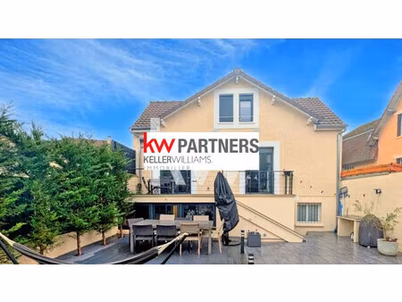 montmorency : maison f6 (123 m²) en vente