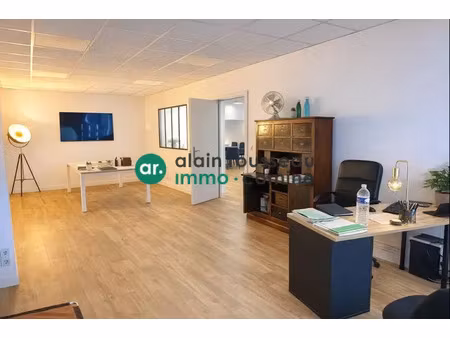 local commercial ou professionnel  env. 54m2  angers doutre