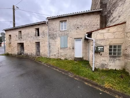vente maison 2 pièces 38 m² à saintes (17100)  56 000 €