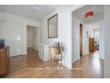 appartement familial de 136 m²  lumineux et sans vis-à-vis –