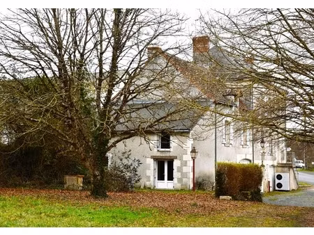 le grand pressigny (sud 37)  belle maison de caractère composée de 3 logements indépendant