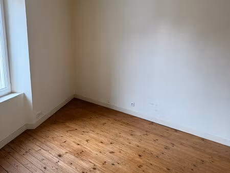 saint andré de la marche - maison de bourg t5 79 m2