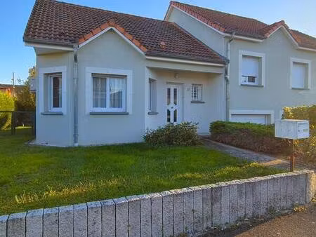 jolie maison 4 pièces - 95 m² - garages et jardin.