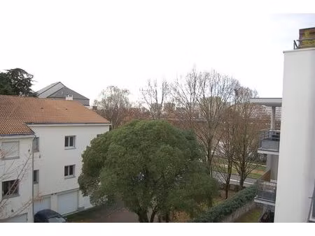 beau t2 de 49 m2 au calme sur les bords de loire