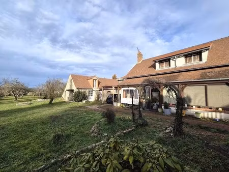 maison 4 pièces avec terrain et dépendances.