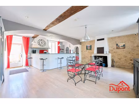 bâtisse historique à fort potentiel : 288 m² divisibles selon