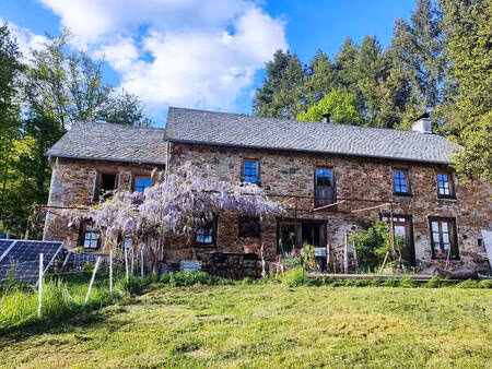 maison éco-rénovée avec gîte et dépendances sur 11798m²