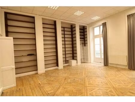 location bureau nantes 182 m²