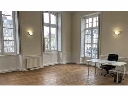 location bureau nantes 343 m²