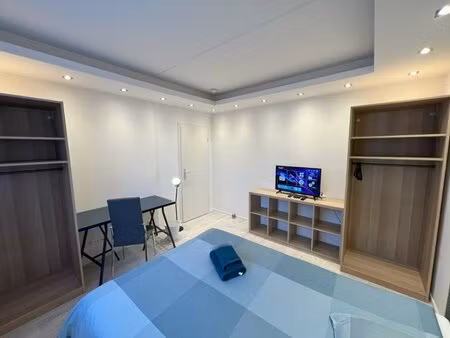 à louer chambre 12 m² – 850 € |luxembourg-gasperich - cloche d'or