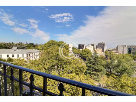 dernier etage renové  vue degagee