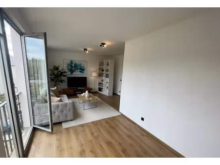 t4 proche cathédrale