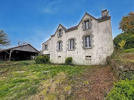 maison  dépendances et hangar à querrien