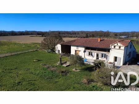 vente ferme 6 pièces 260 m² à castelsarrasin (82100)  199 000 €
