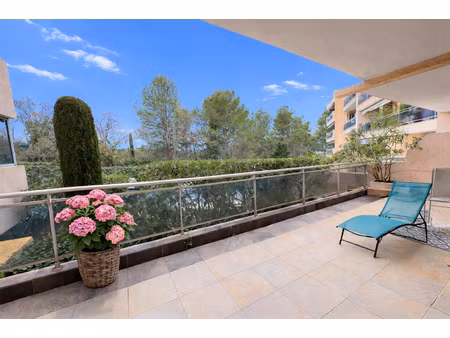 appartement t2/3 terrasse et garage dans résidence prisée - carnoux en provence
