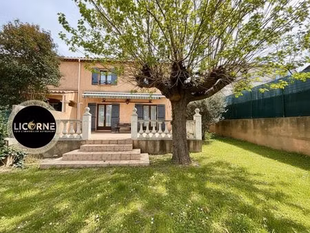 maison mitoyenne 1 côté et son jardin