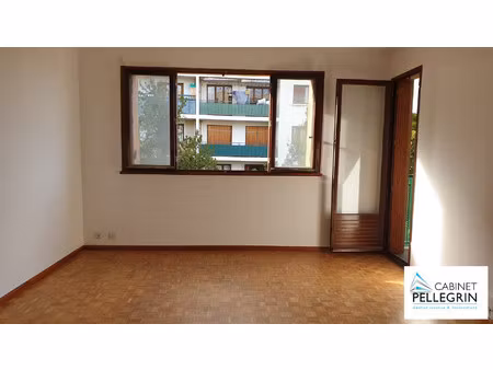 t3 avec balcon garage et cave