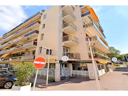 location appartement 2 pièces 40 m² à antibes (06160)